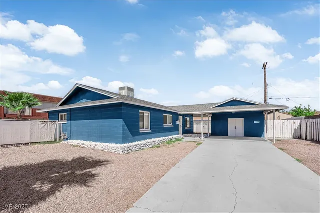 $1,925 | 842 Westminster Avenue, Las Vegas, NV 89119