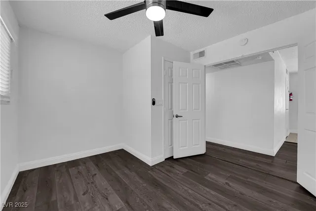 $1,925 | 842 Westminster Avenue, Las Vegas, NV 89119