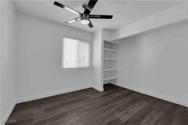 $1,925 | 842 Westminster Avenue, Las Vegas, NV 89119