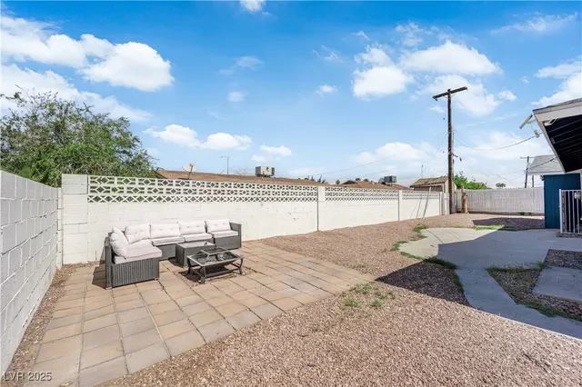 $1,925 | 842 Westminster Avenue, Las Vegas, NV 89119