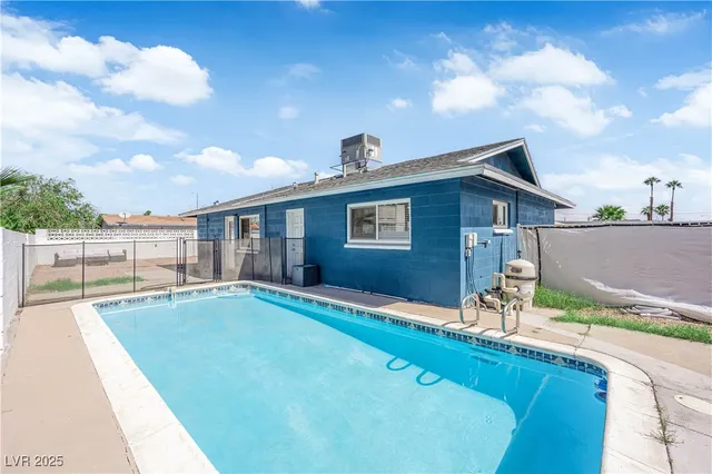 $1,925 | 842 Westminster Avenue, Las Vegas, NV 89119