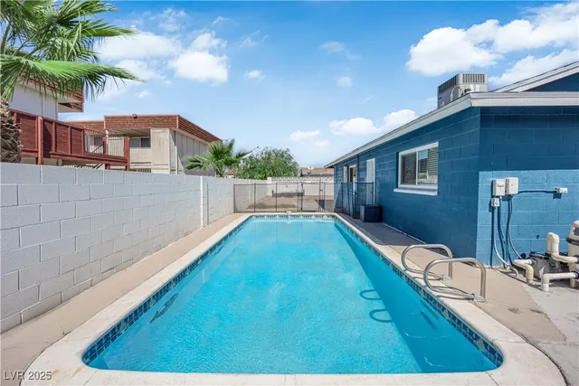 $1,925 | 842 Westminster Avenue, Las Vegas, NV 89119