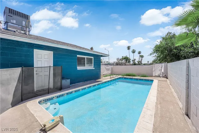 $1,925 | 842 Westminster Avenue, Las Vegas, NV 89119