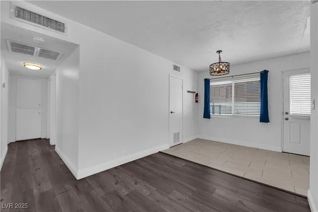 $1,925 | 842 Westminster Avenue, Las Vegas, NV 89119
