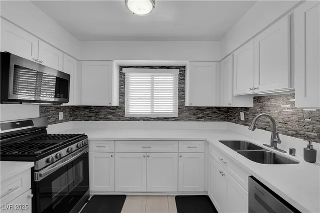 $1,925 | 842 Westminster Avenue, Las Vegas, NV 89119