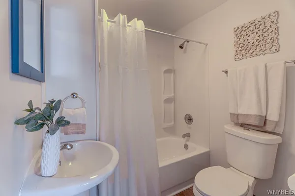 $199,900 | 8 Keppel Street, Buffalo, NY 14210