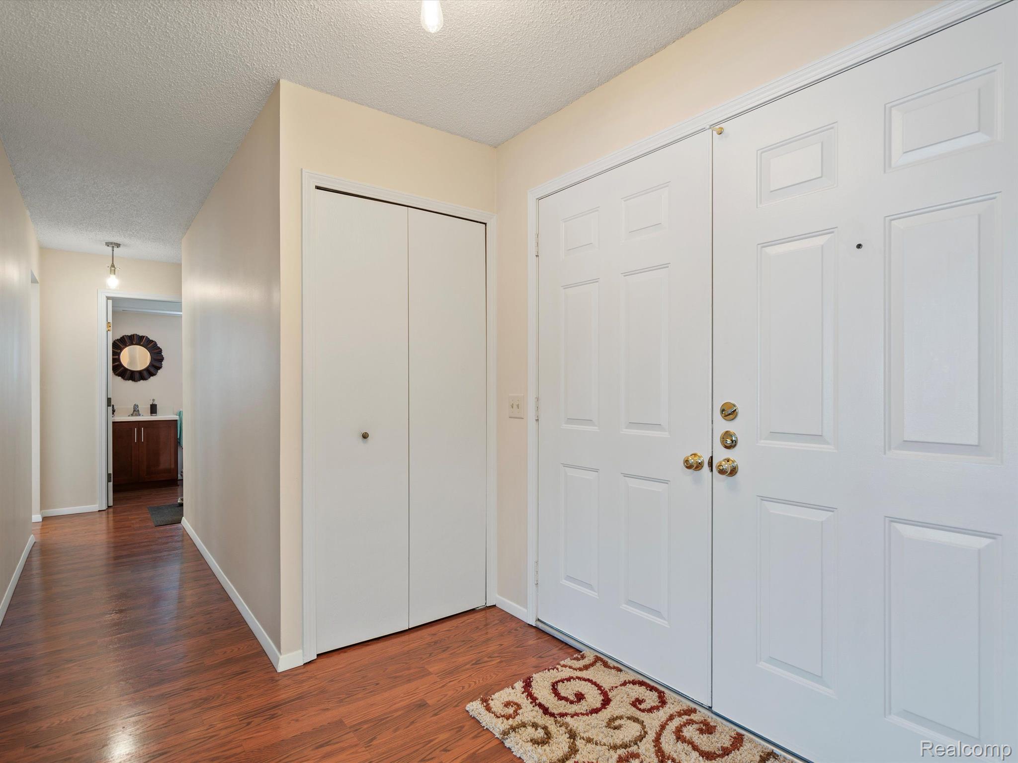 2076 Warrington Road Rochester, MI 48307 - Photo 18 of 25 Gallery Image 18