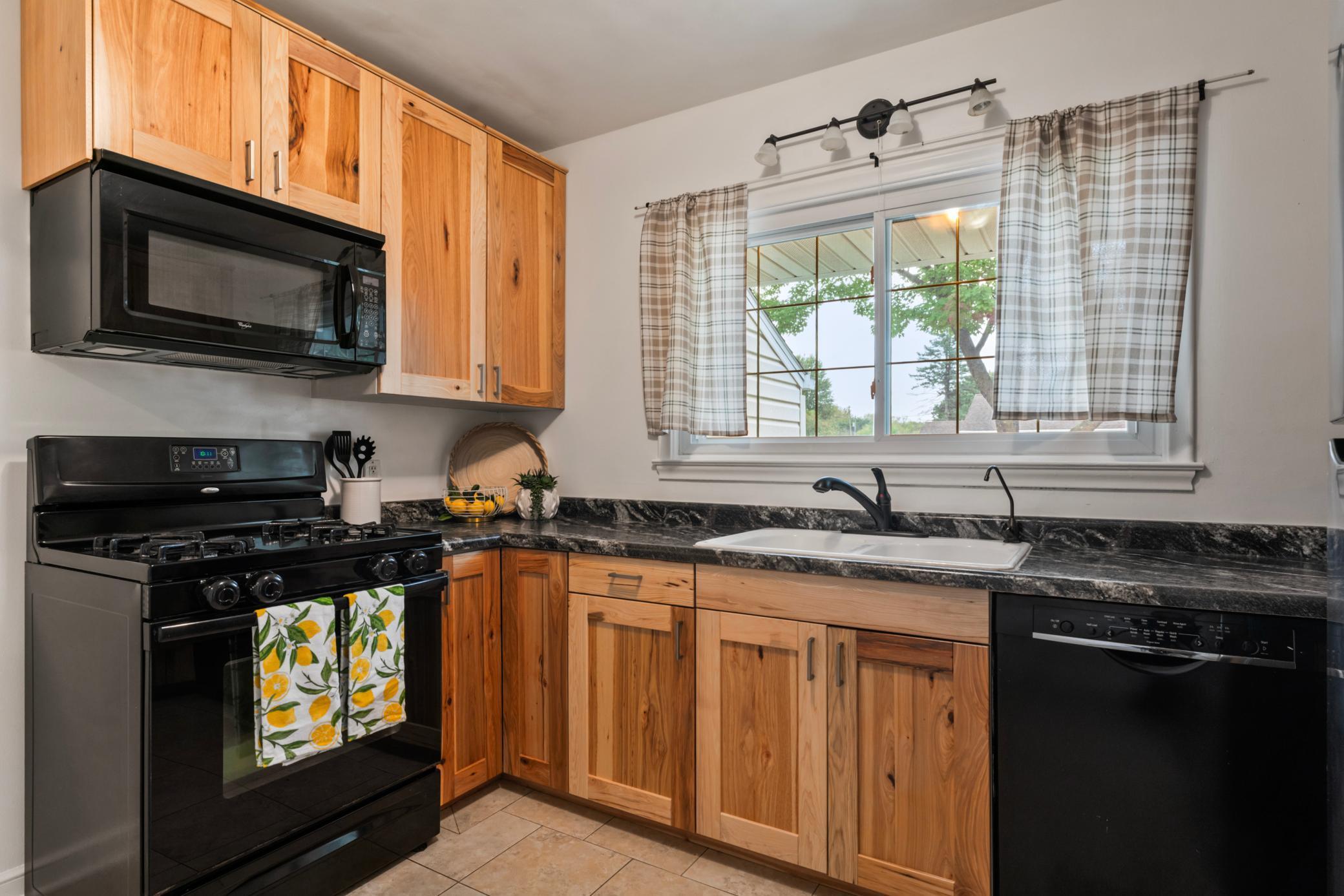 1513 Durand Court Southeast Rochester, MN 55904 - Photo 12 of 33