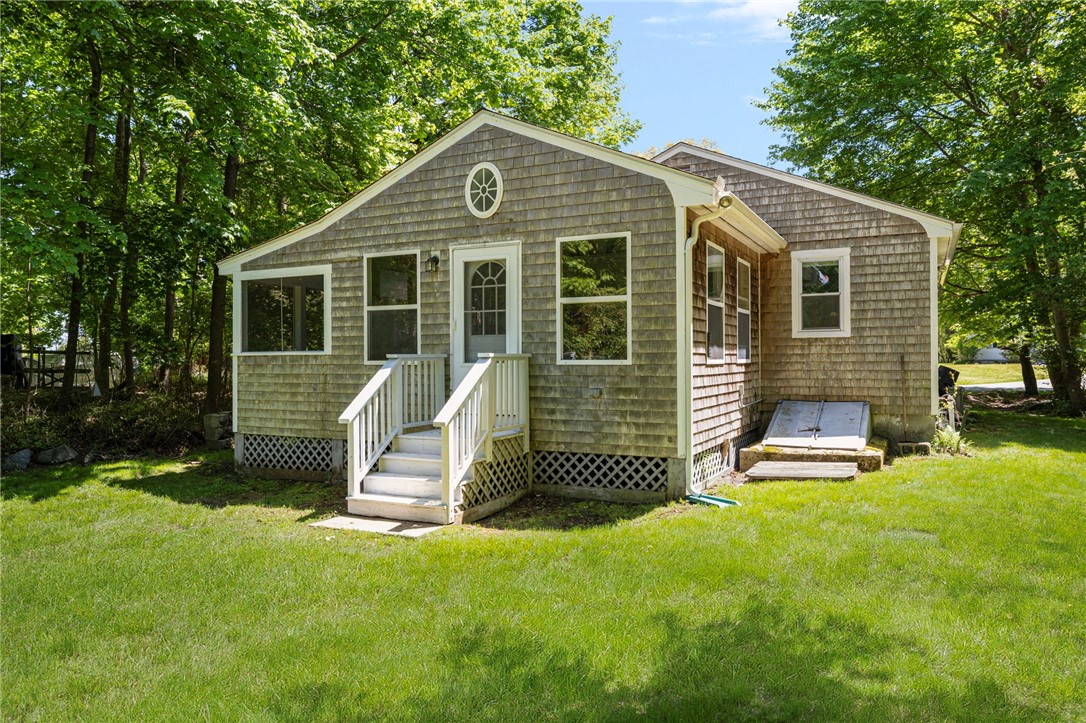 10 Summer Street Jamestown, RI 02835 - Photo 18 of 23
