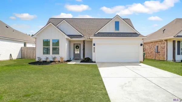 $287,500 | 12850 Silverbell Avenue, Denham Springs, LA 70726