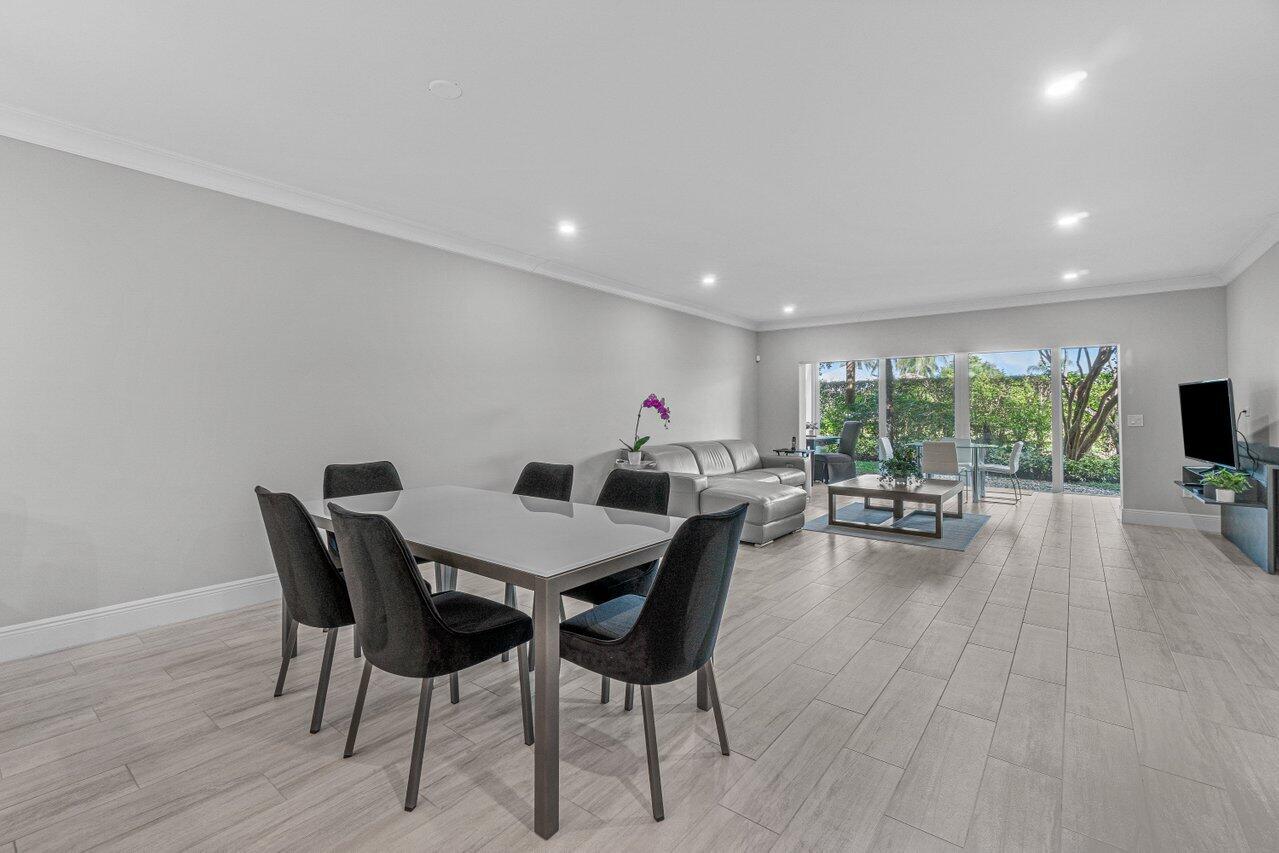 6253 Graycliff Drive, Unit B Boca Raton, FL 33496 - Photo 11 of 29 Dining Area