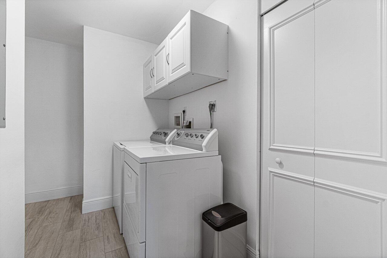 6253 Graycliff Drive, Unit B Boca Raton, FL 33496 - Photo 22 of 29 Laundry Room