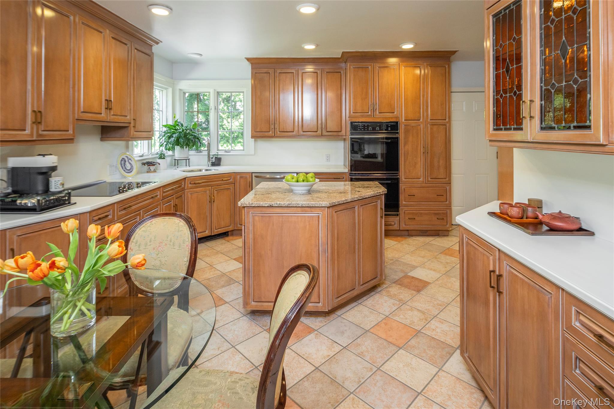 18 Hemlock Road Bronxville, NY 10708 - Photo 7 of 31
