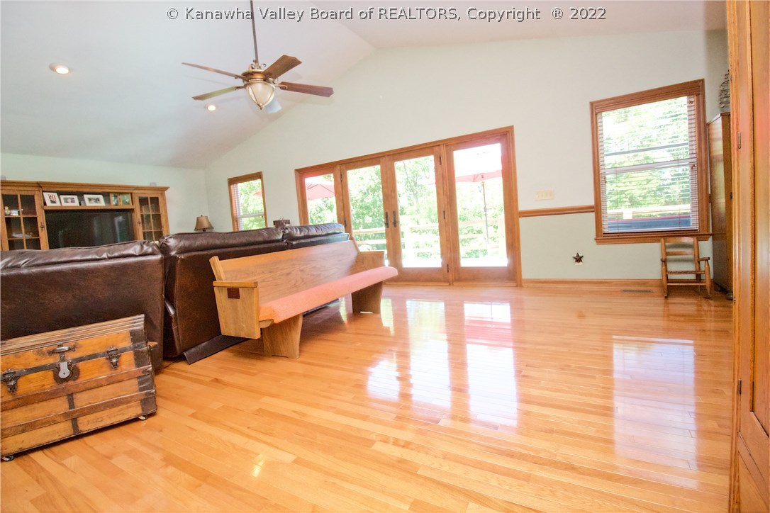 124 Ridgeview Drive Scott Depot, WV 25560 - Photo 8 of 24 Gallery Image 8