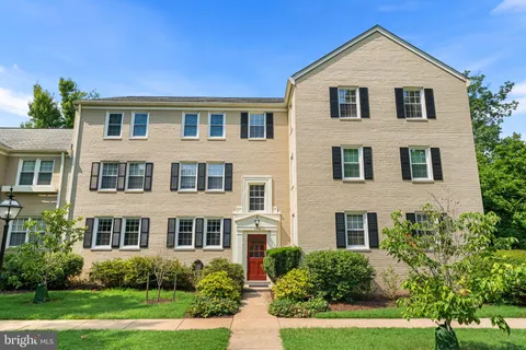 $332,500 | 6505 Potomac Avenue, Unit A1, Alexandria, VA 22307