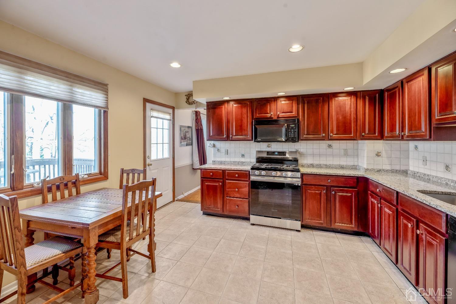 11 Myrtle Road East Brunswick, NJ 08816 - Photo 8 of 29 Gallery Image 8