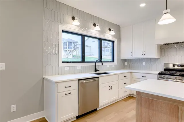 $549,999 | 1989 Longview Drive, Liberty, MO 64068