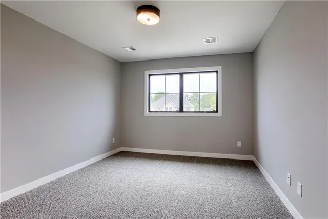 $549,999 | 1989 Longview Drive, Liberty, MO 64068