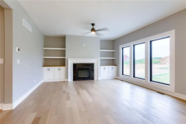 $549,999 | 1989 Longview Drive, Liberty, MO 64068