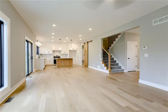 $549,999 | 1989 Longview Drive, Liberty, MO 64068