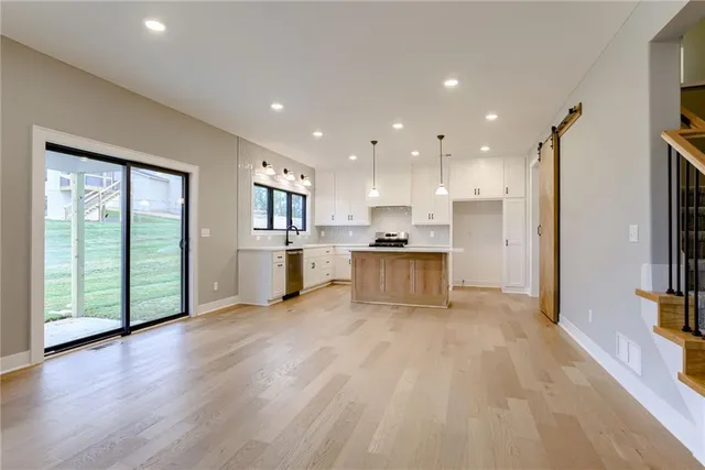 $549,999 | 1989 Longview Drive, Liberty, MO 64068