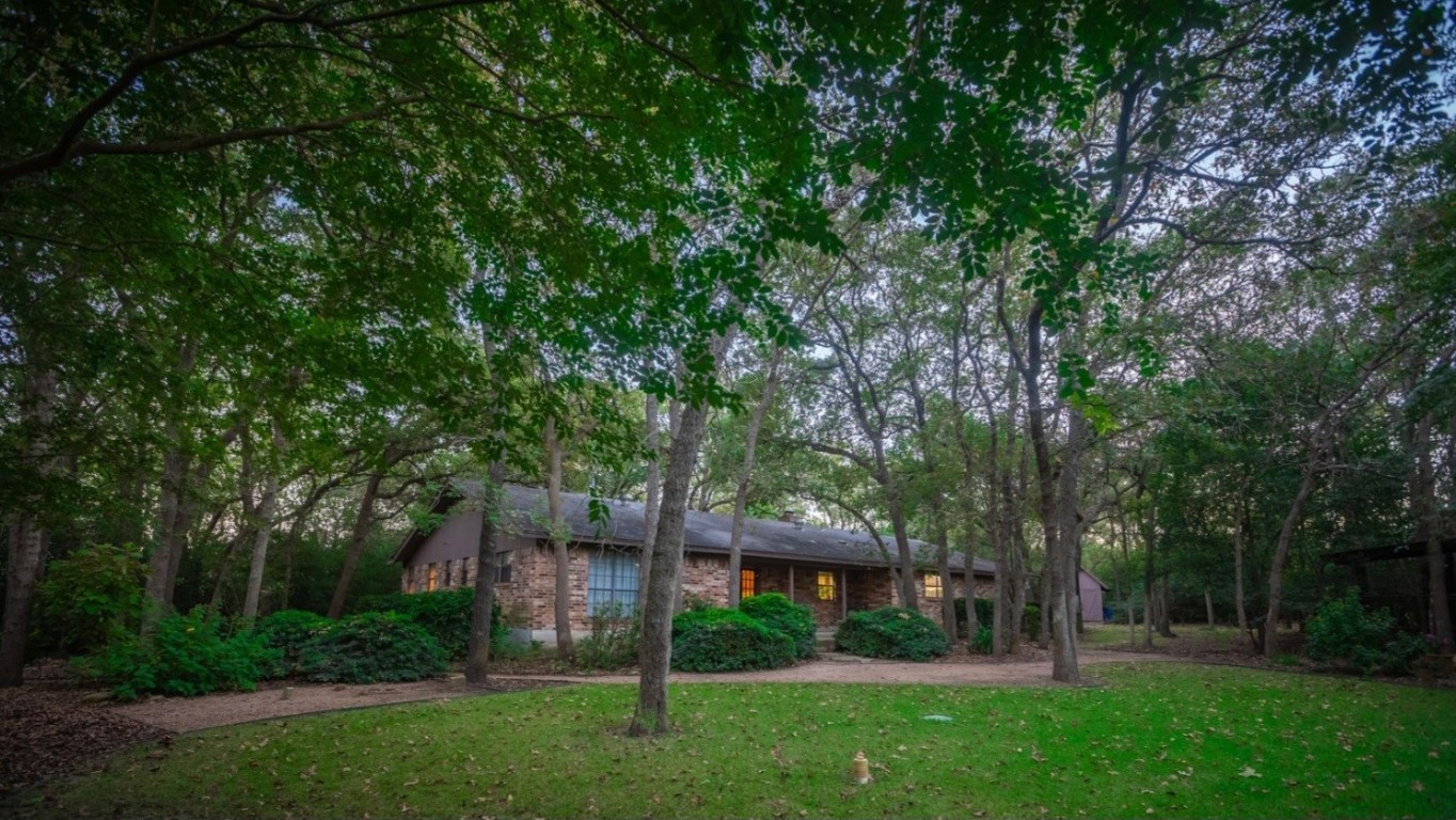 126 Abel Lane Elgin, TX 78621 - Photo 25 of 39