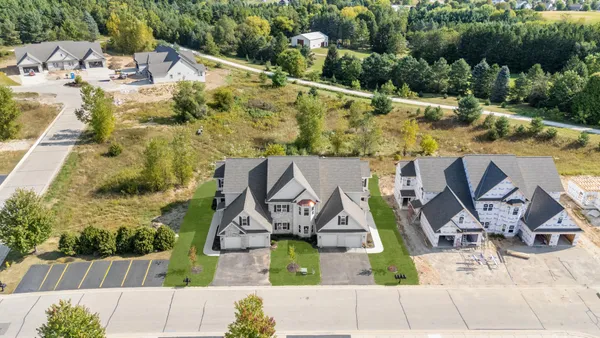 $364,900 | 1850 Woodland Way, Unit 4324, Slinger, WI 53086