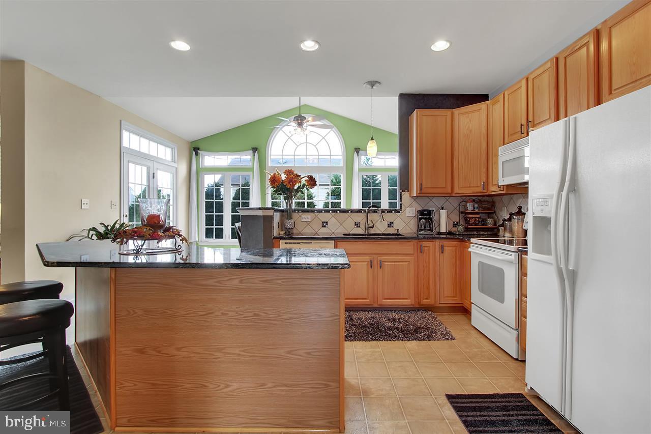 7571 Seneca Ridge Drive York, PA 17403 - Photo 9 of 36 Gallery Image 9