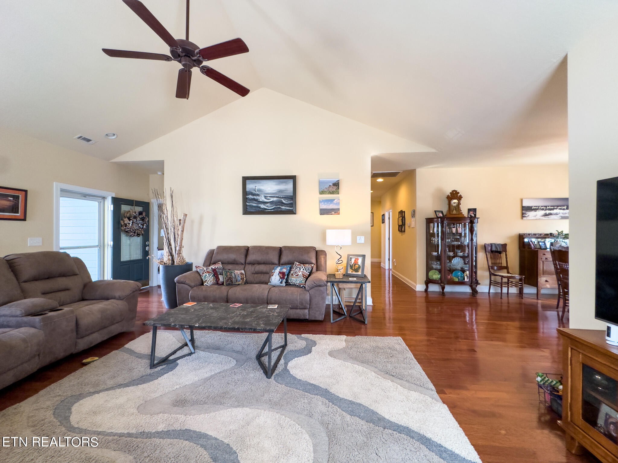 125 Fallberry Street Oak Ridge, TN 37830 - Photo 3 of 33 Gallery Image 3