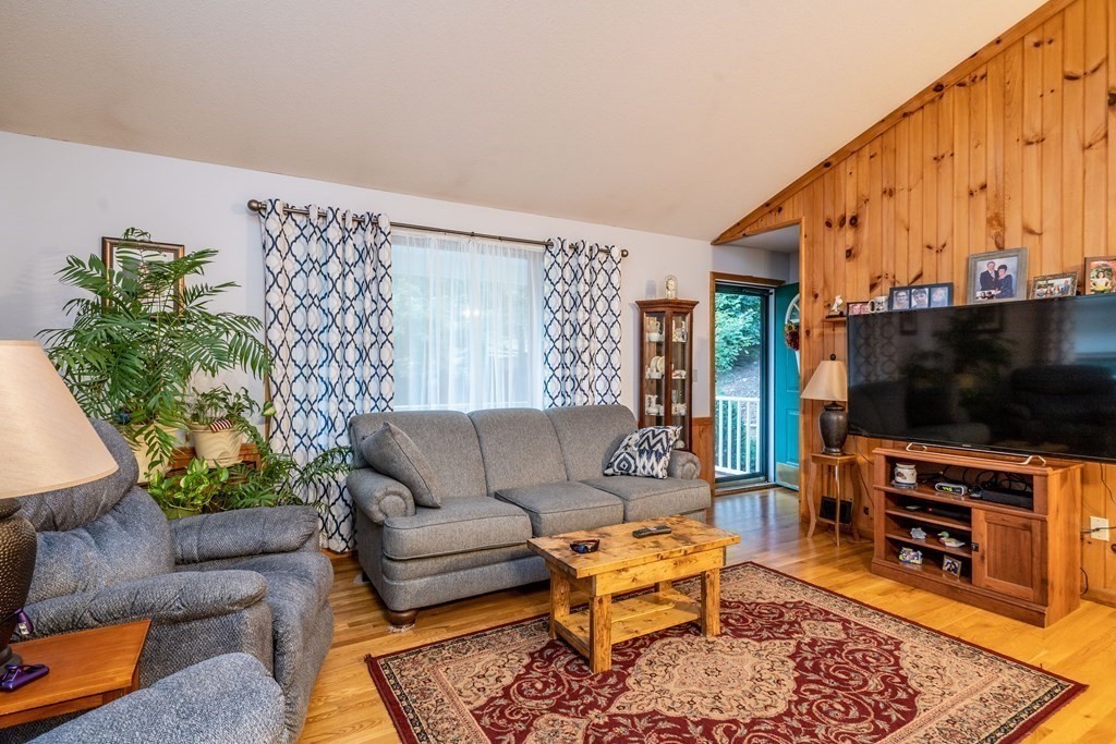 25 Brimfield Road Monson, MA 01057 - Photo 4 of 37