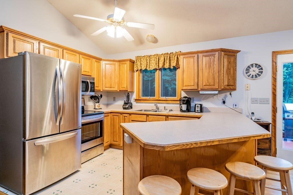 25 Brimfield Road Monson, MA 01057 - Photo 8 of 37
