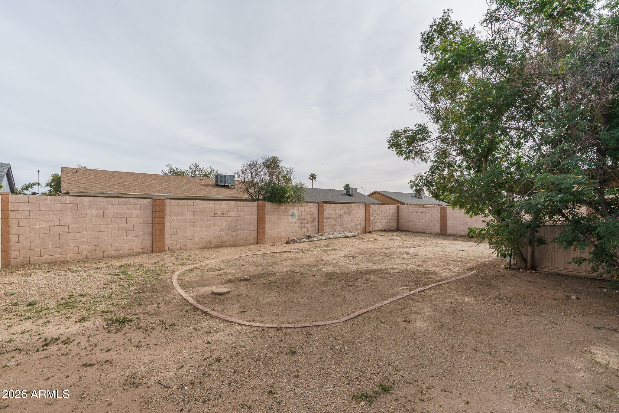 4547 North 87th Avenue Phoenix, AZ 85037 - Photo 20 of 22 a view of a basket ball ground