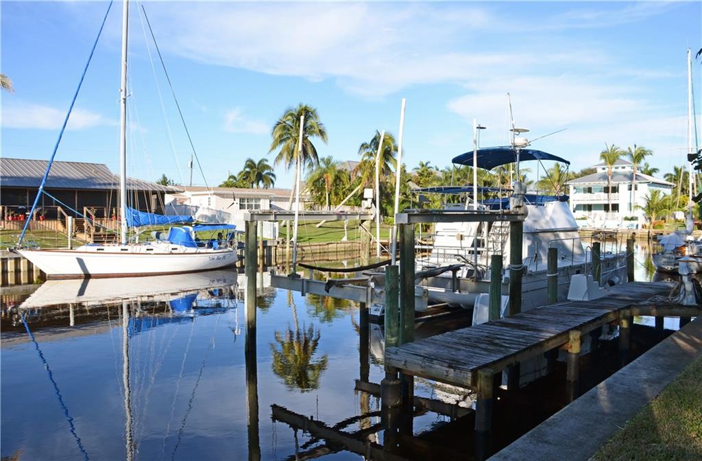1689 Southwest Dyer Point Road Palm City, FL 34990 - Photo 21 of 27 Gallery Image 21
