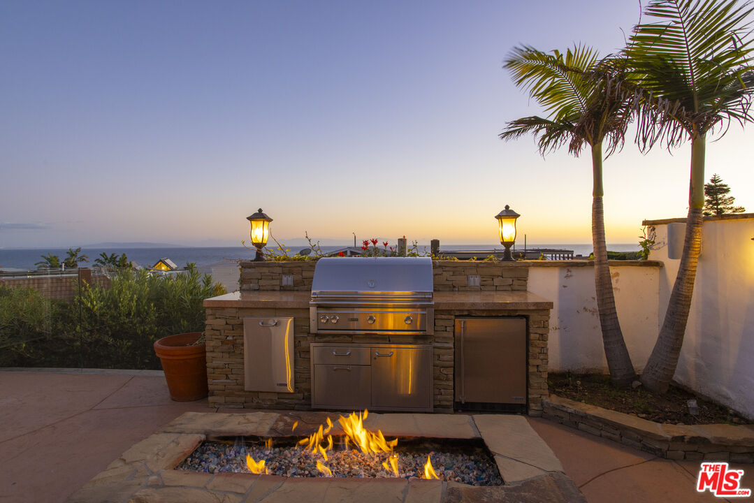 18436 Wakecrest Drive Malibu, CA 90265 - Photo 21 of 41 outdoor view