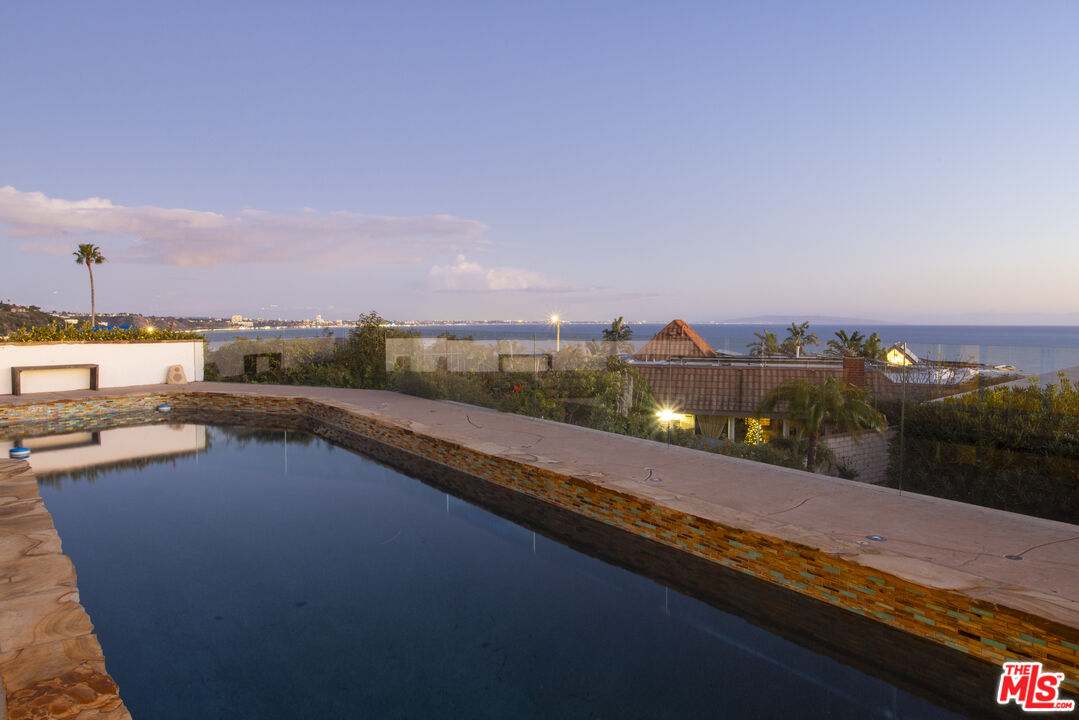 18436 Wakecrest Drive Malibu, CA 90265 - Photo 22 of 41 a view of city and river