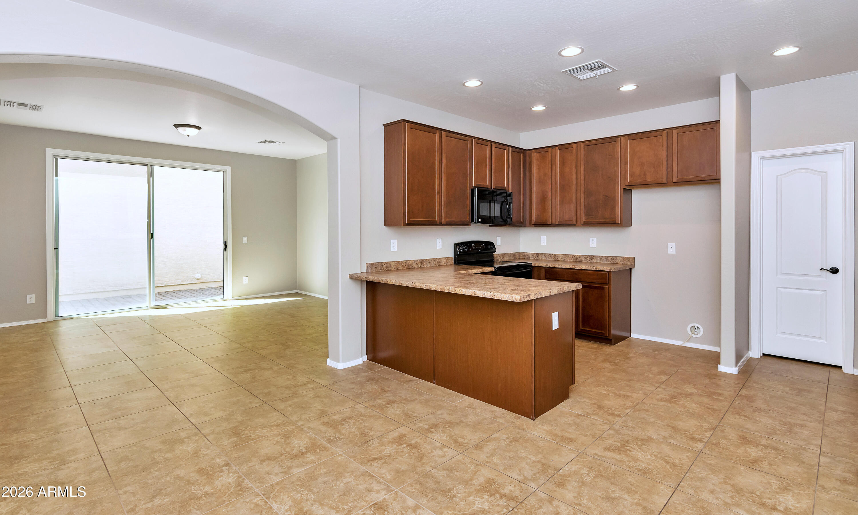 893 South Adam Way Gilbert, AZ 85296 - Photo 5 of 23