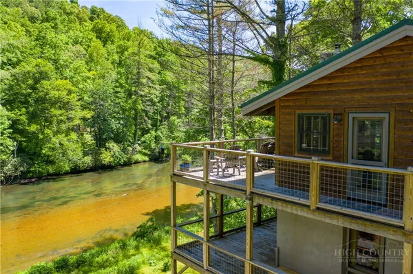 $449,000 | 356 East New River Drive, West Jefferson, NC 28694