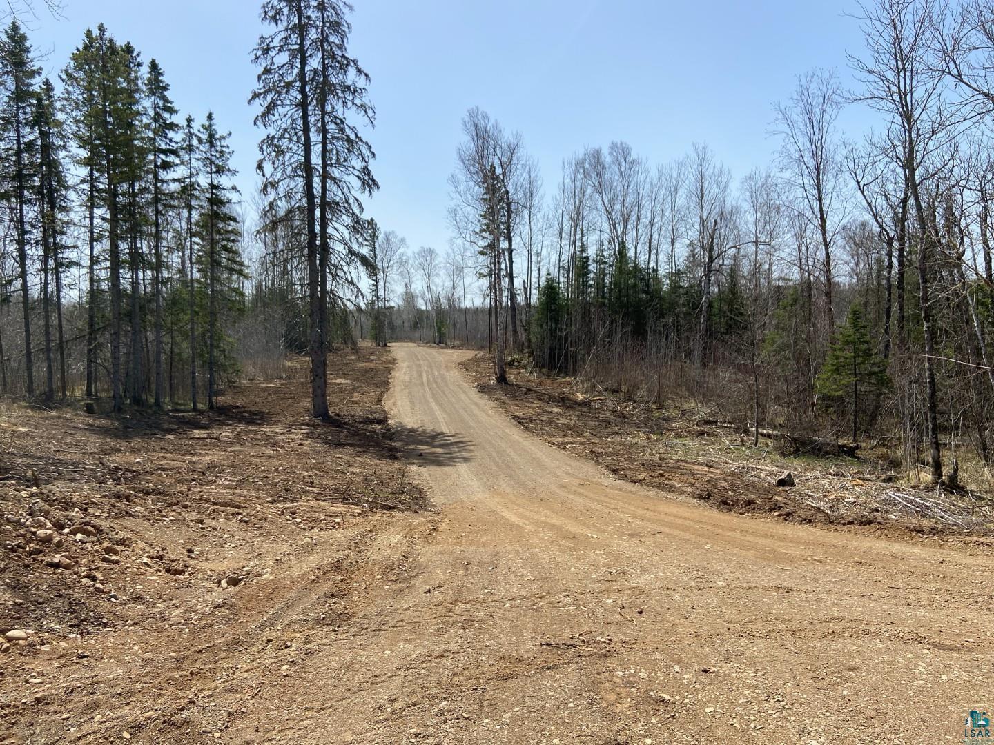 2102-13 Bear Lake Road Duluth, MN 55803 - Photo 19 of 34 Driveway into property