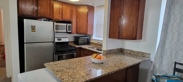 $180,000 | 2501 West Touhy Avenue, Unit 107, Chicago, IL 60645