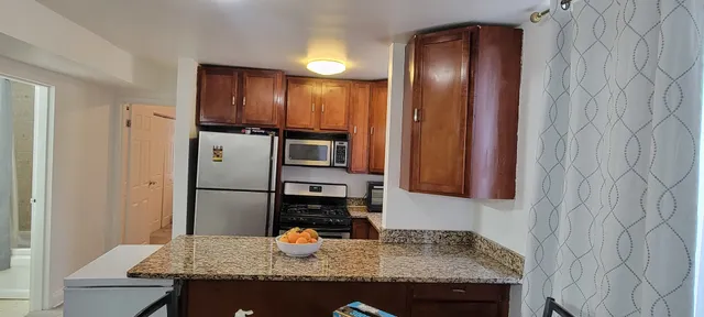 $180,000 | 2501 West Touhy Avenue, Unit 107, Chicago, IL 60645