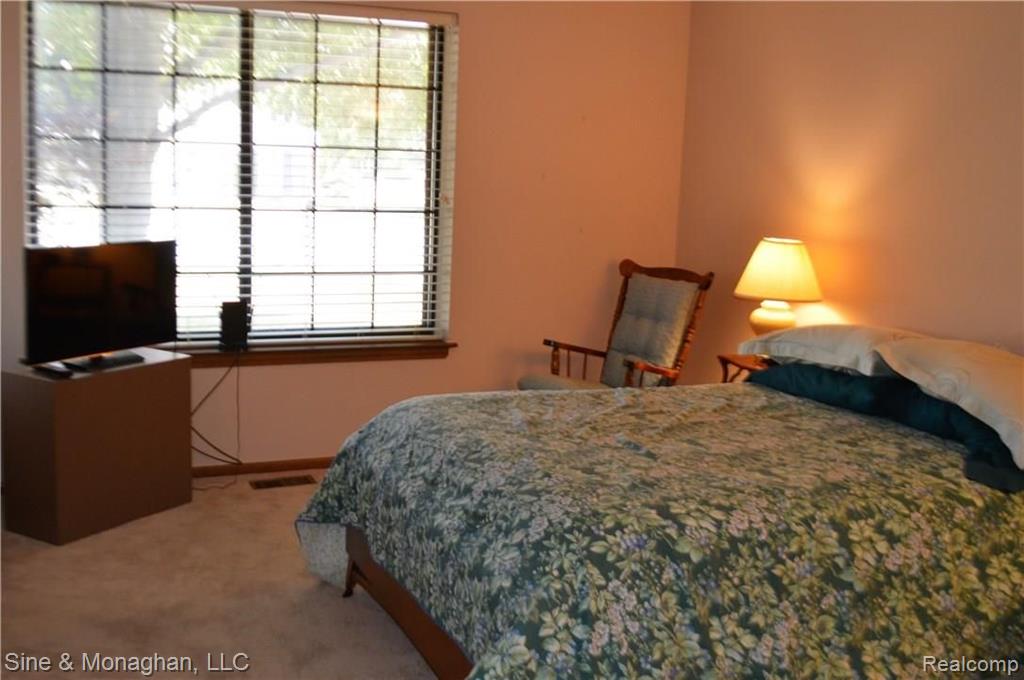 34355 Mulvey Road Fraser, MI 48026 - Photo 7 of 16