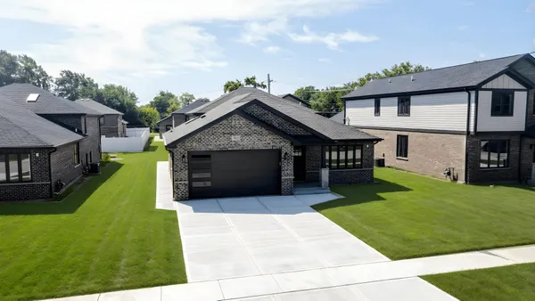 $600,000 | 7951 West 73rd Place, Bridgeview, IL 60455