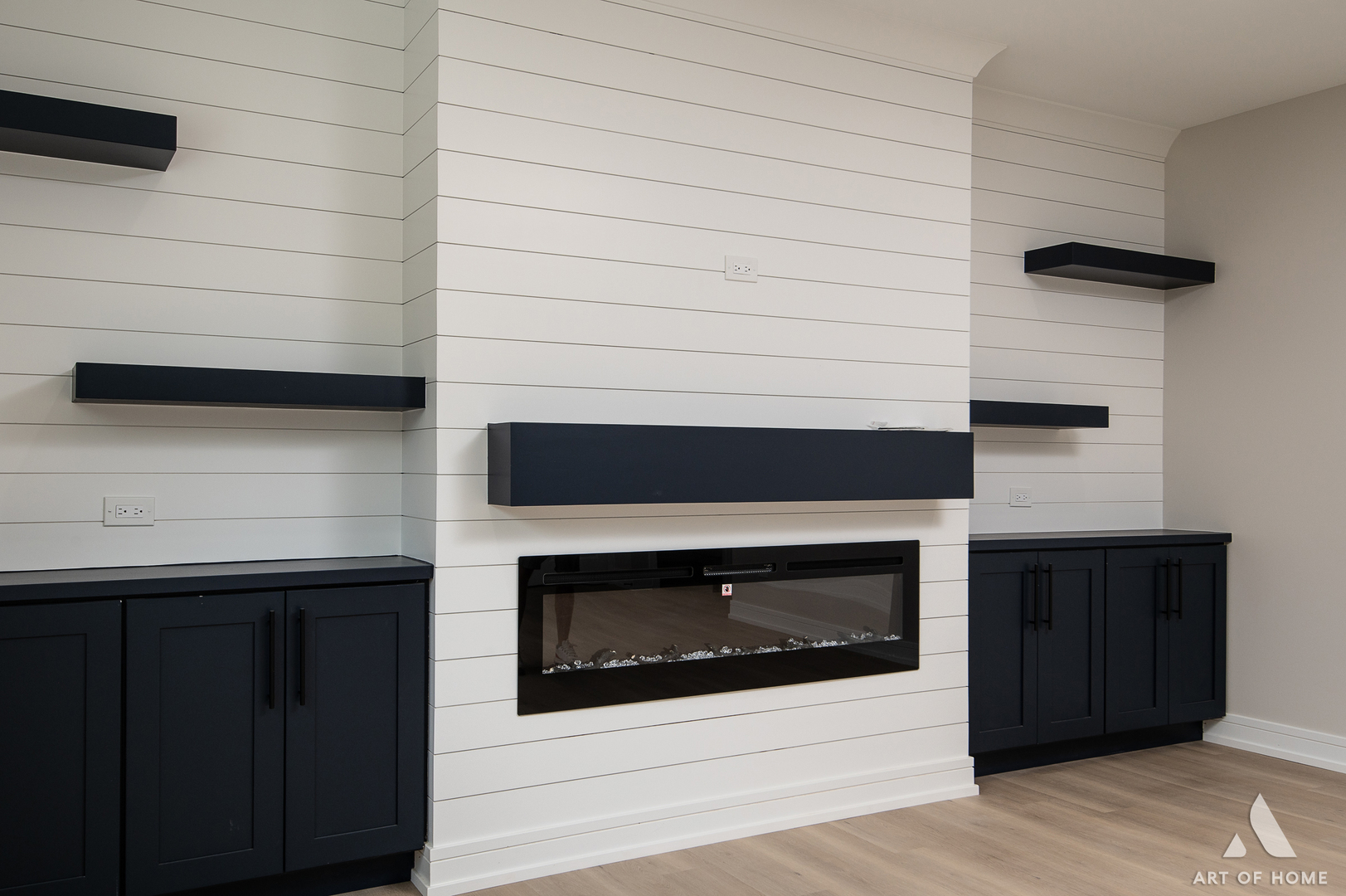 7951 West 73rd Place Bridgeview, IL 60455 - Photo 21 of 41 a close view of a fireplace in the kitchen