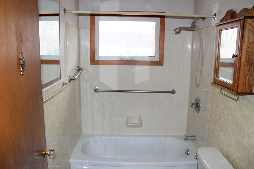 462 Dwight Road Springfield, MA 01108 - Photo 6 of 8