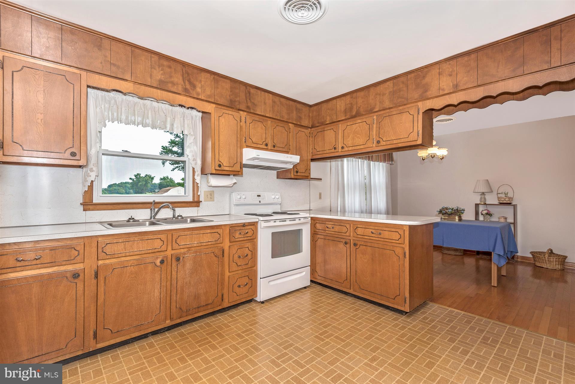 5910 Adamstown Road Adamstown, MD 21710 - Photo 10 of 28 Kitchen