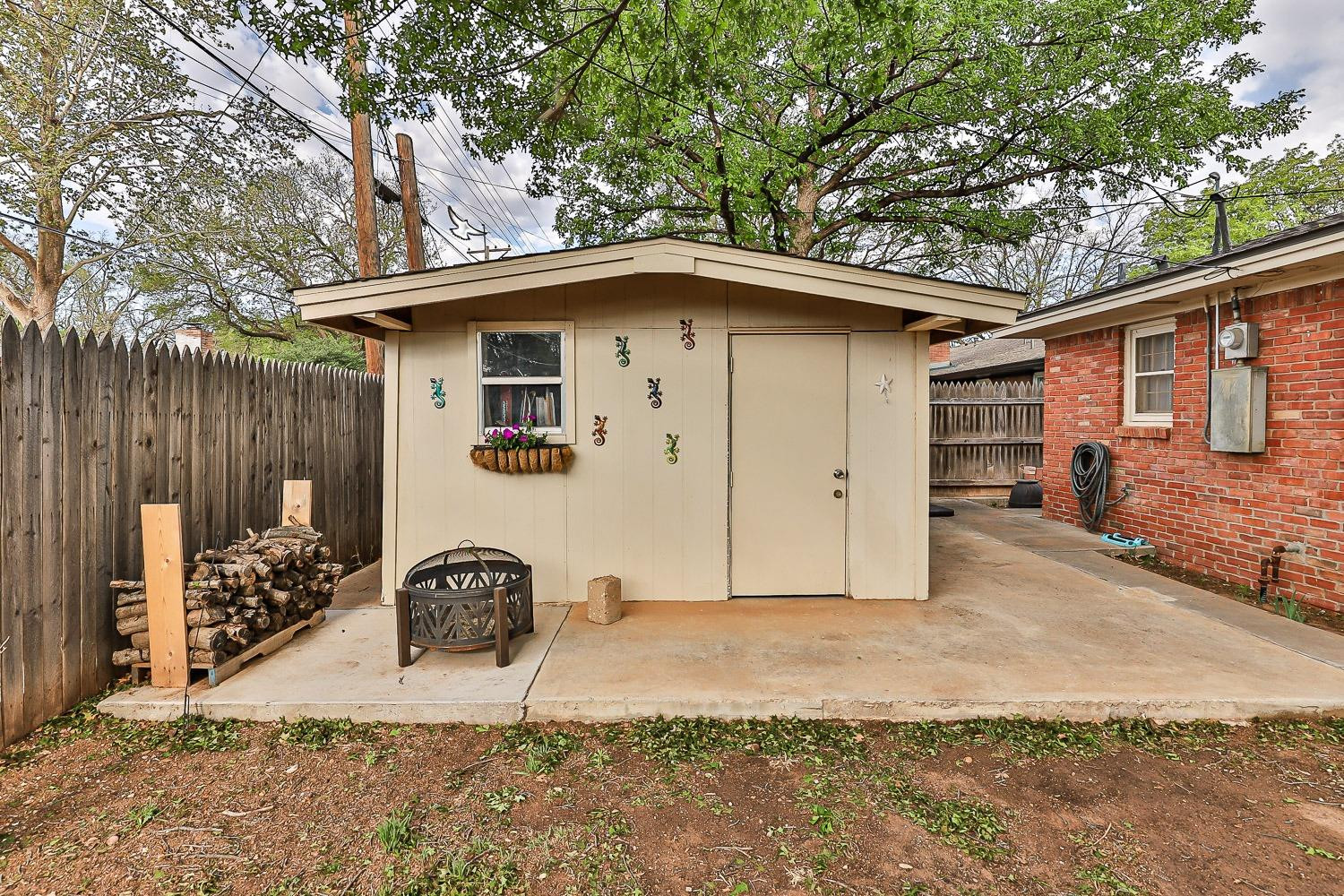 3417 61st Street Lubbock, TX 79413 - Photo 39 of 39 a view of a backyard of the house