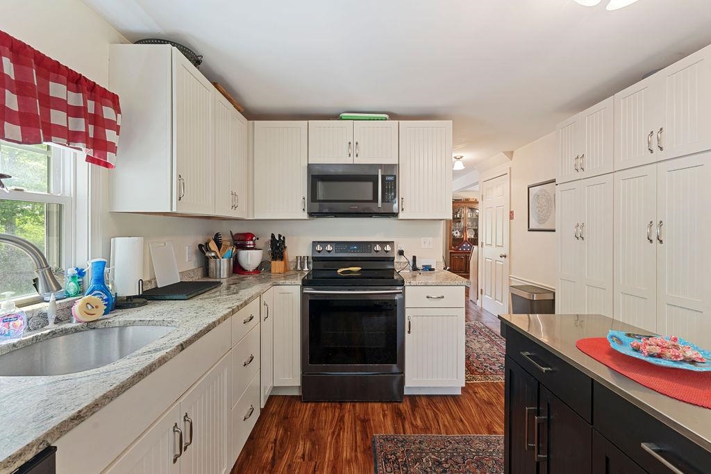 36 Wilson Road Portsmouth, NH 03801 - Photo 7 of 39