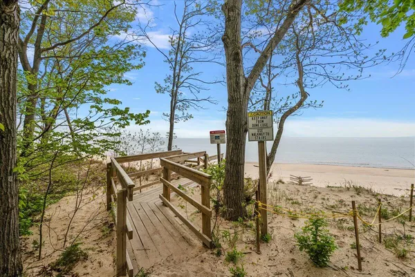 $1,049,000 | 5797 Wildwood Drive, Bridgman, MI 49106