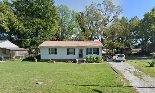 $1,250 | 453 North 2nd Street, Guthrie, KY 42234