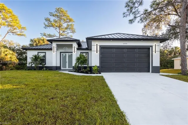 $370,000 | 6050 North Moss Circle, LaBelle, FL 33935
